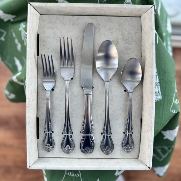 The Pioneer Woman Silver Flatware Set - Picture 3 of 9